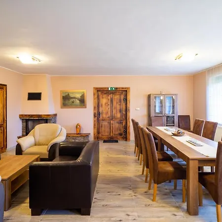 Lator-boross Vendeghaz * Виллань