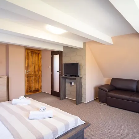 Lator-boross Vendeghaz * Виллань